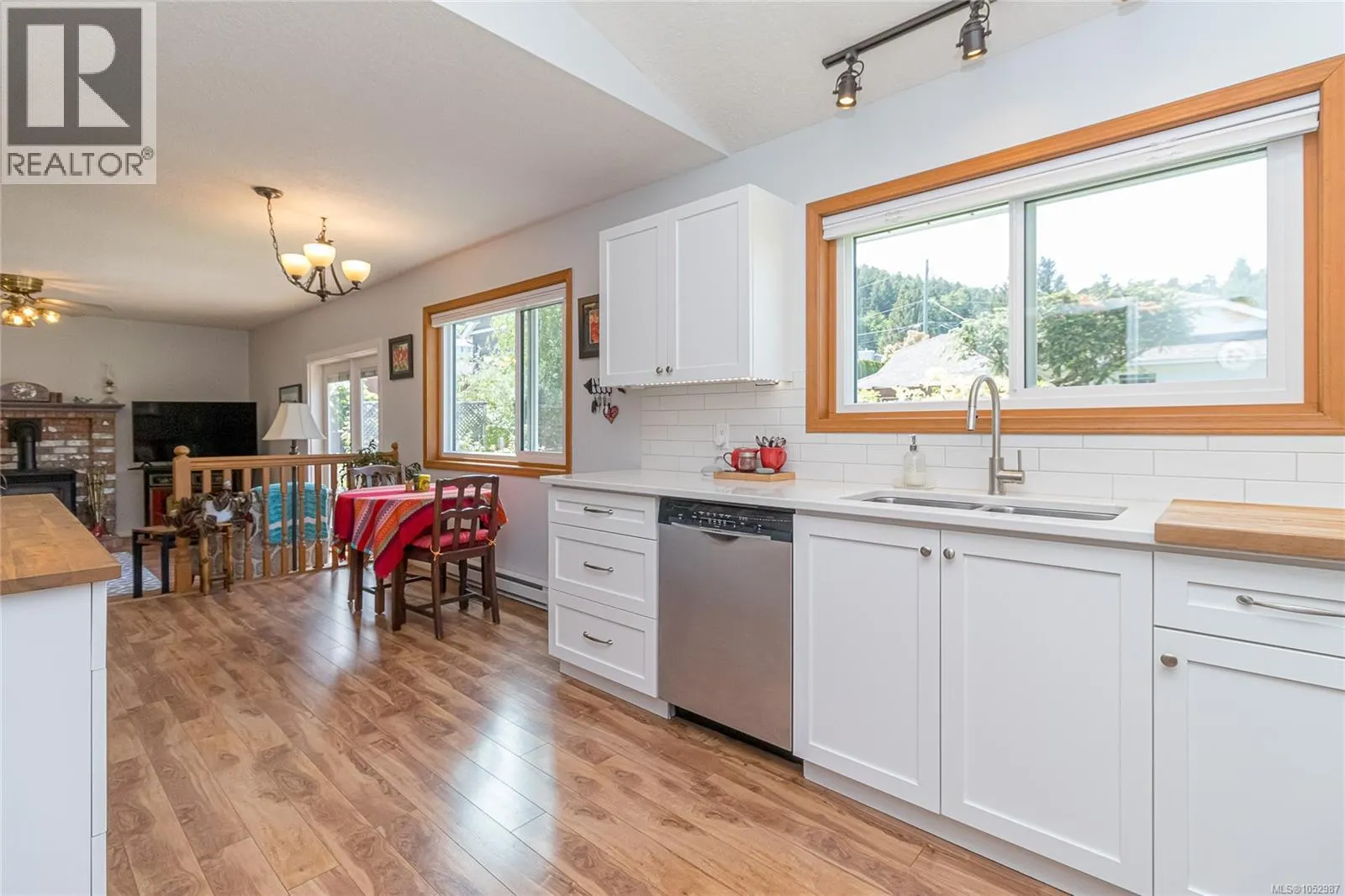 810 Colonia Dr