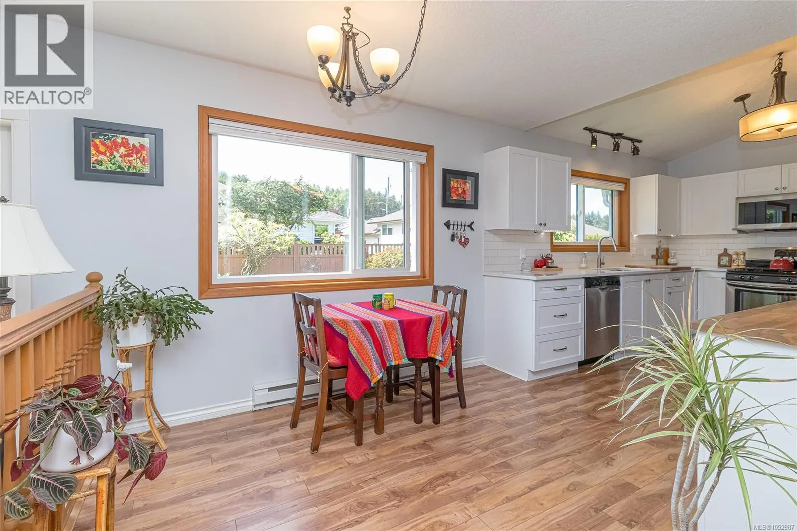 810 Colonia Dr