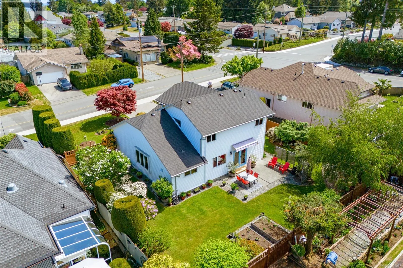 810 Colonia Dr