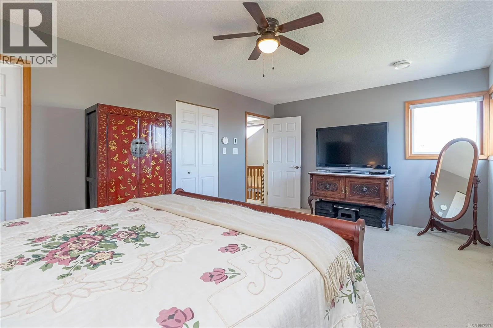 810 Colonia Dr