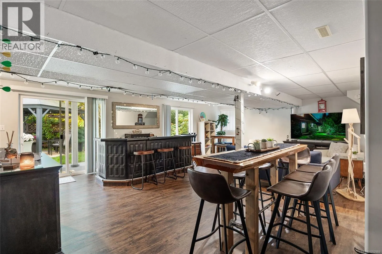 1157 View Pl