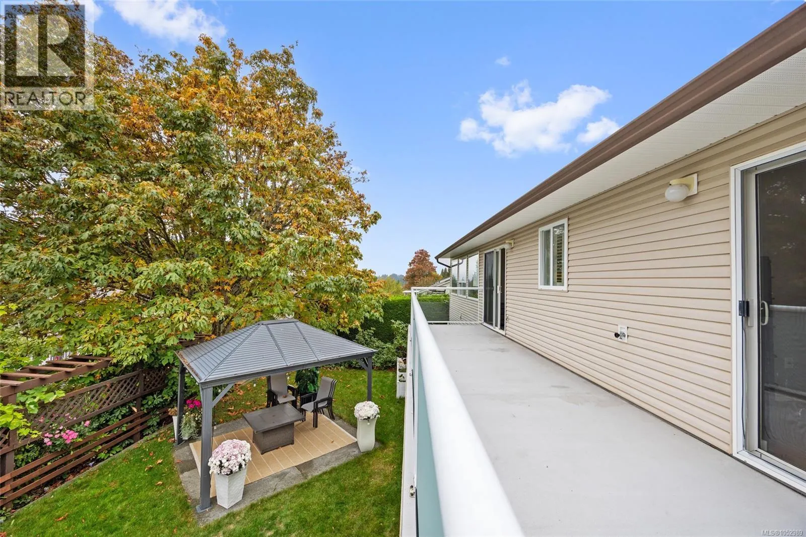 1157 View Pl
