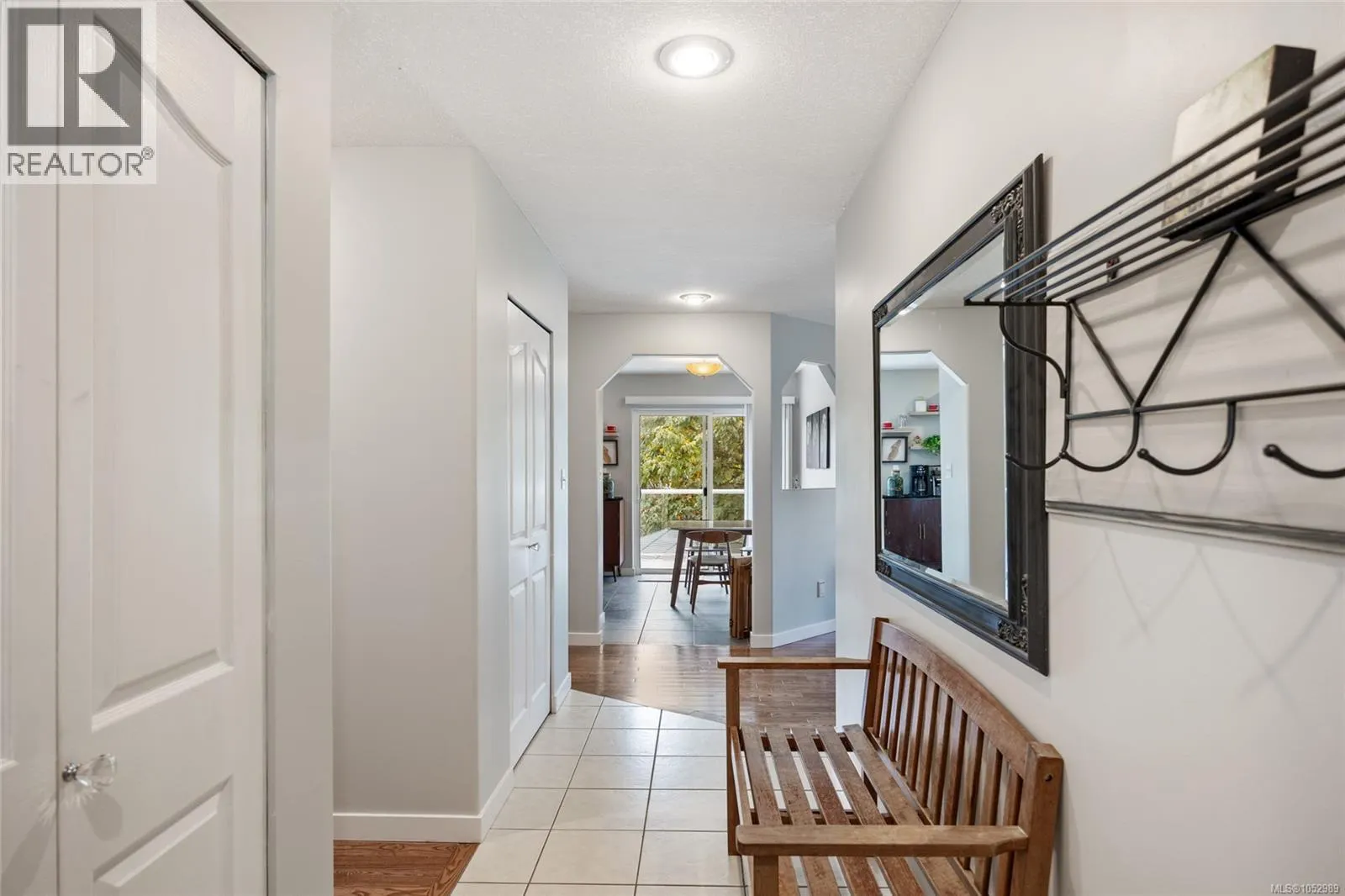 1157 View Pl