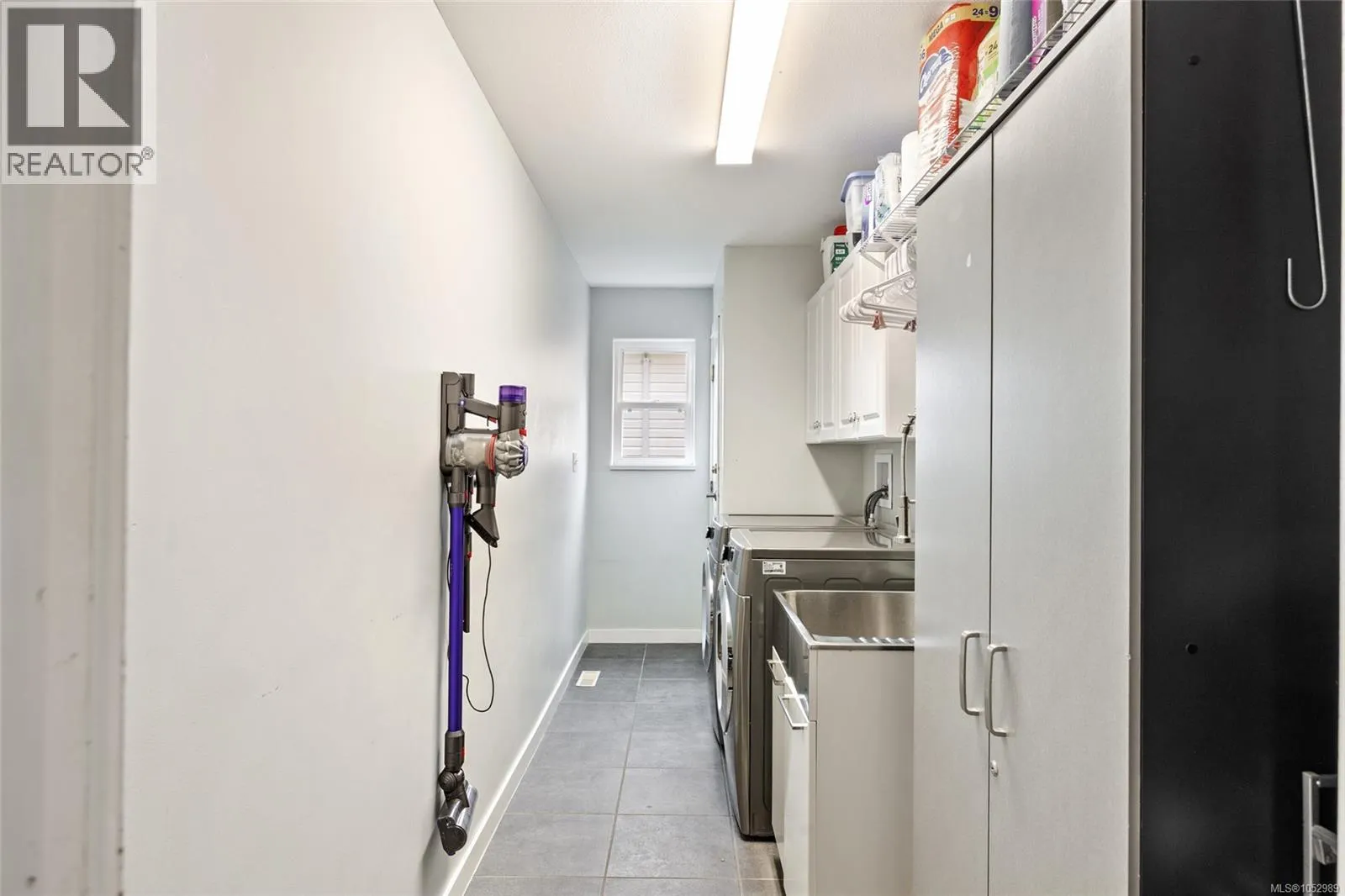 1157 View Pl
