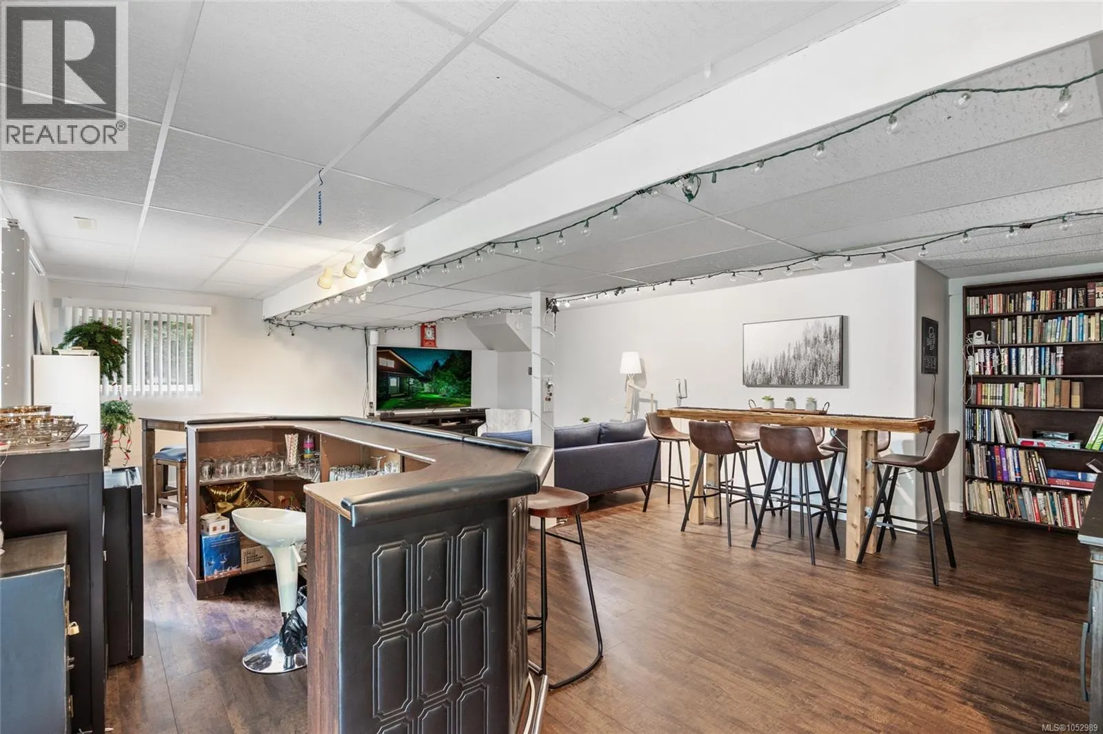1157 View Pl