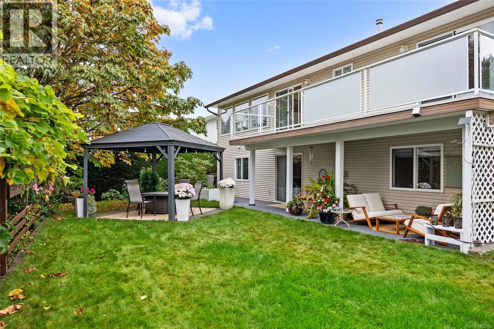 1157 View Pl