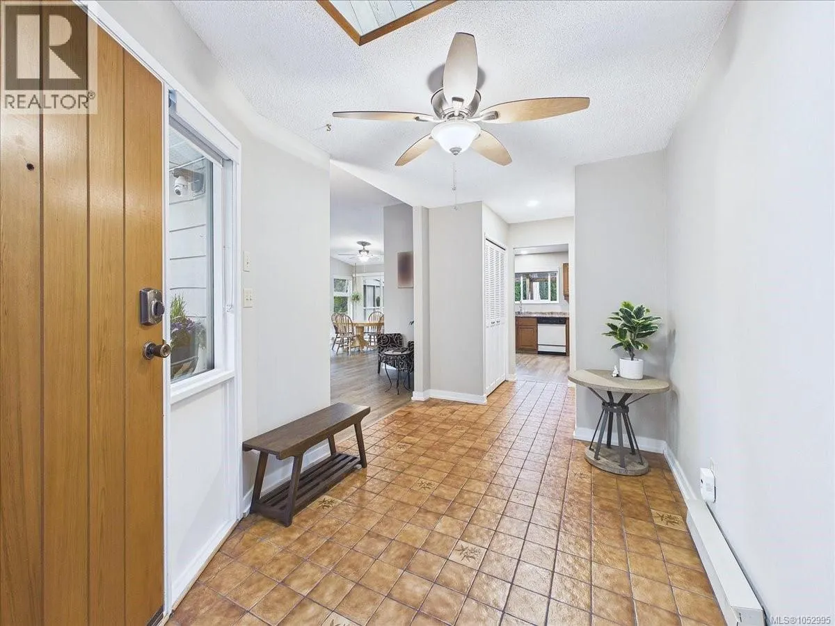 895 Brentwood Hts
