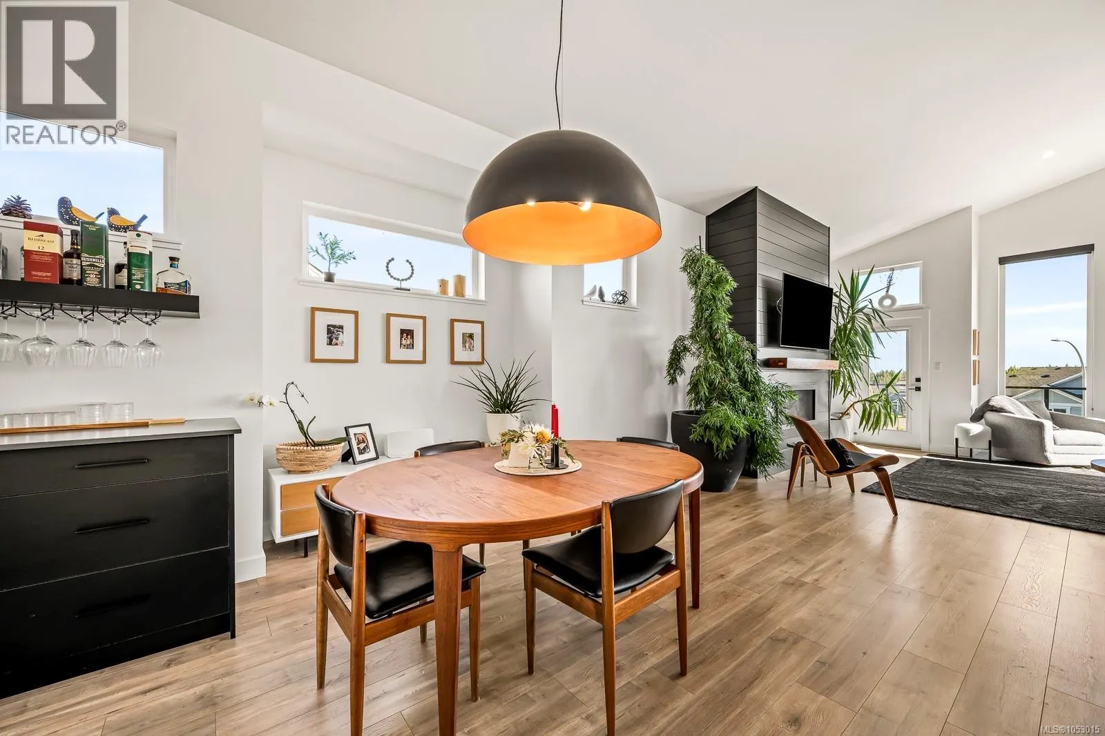 3376 Eagleview Cres
