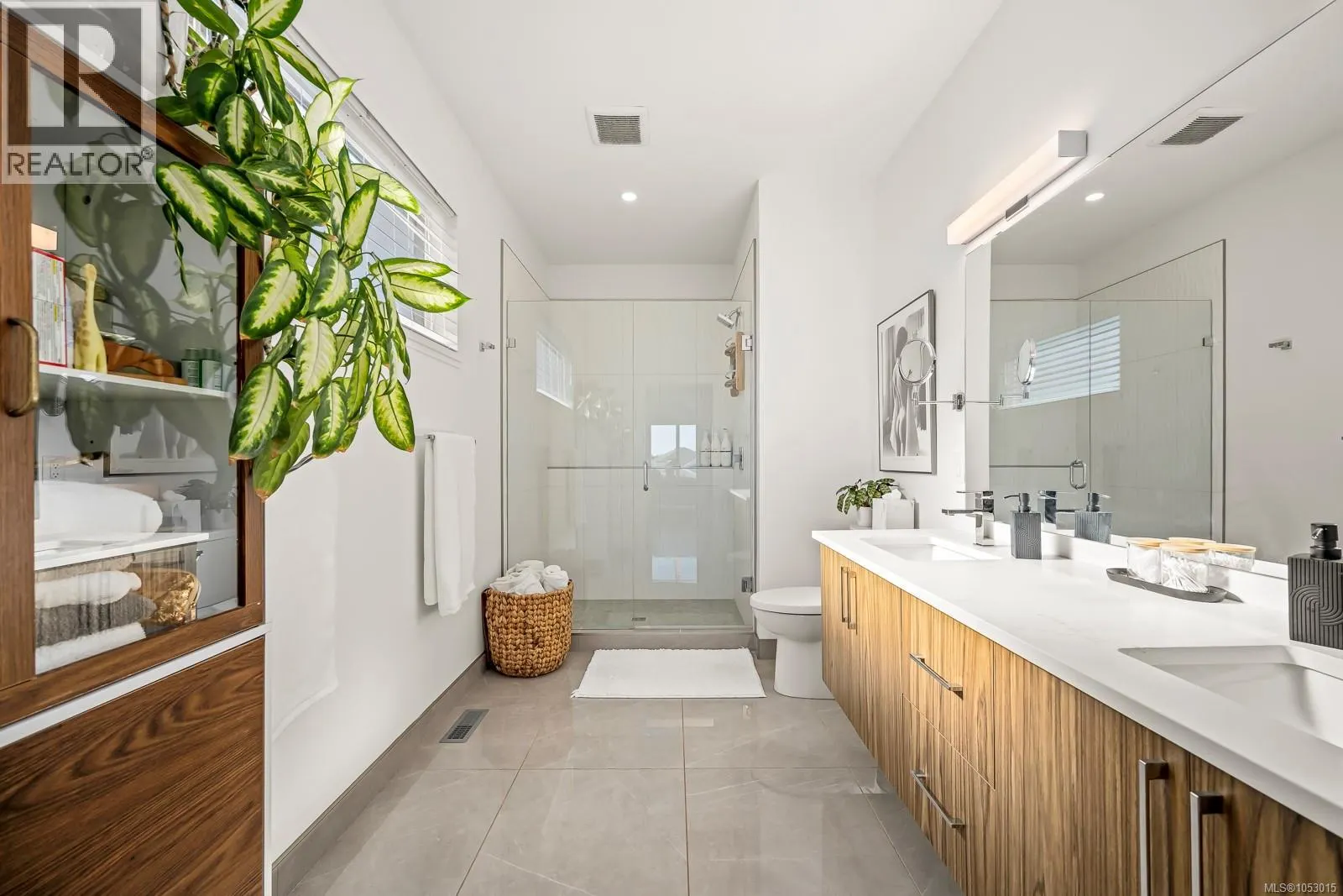 3376 Eagleview Cres
