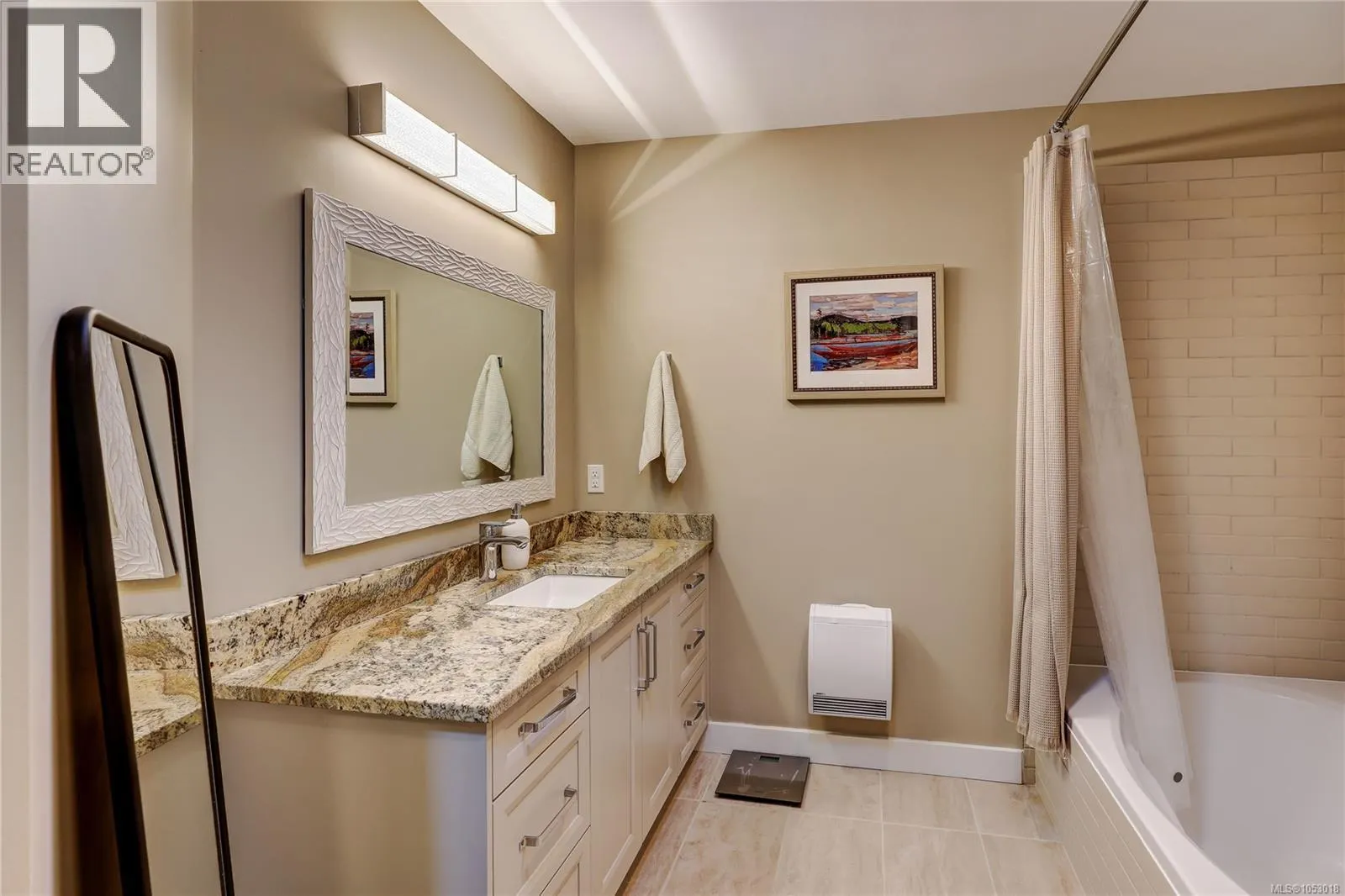 201 330 Dogwood St