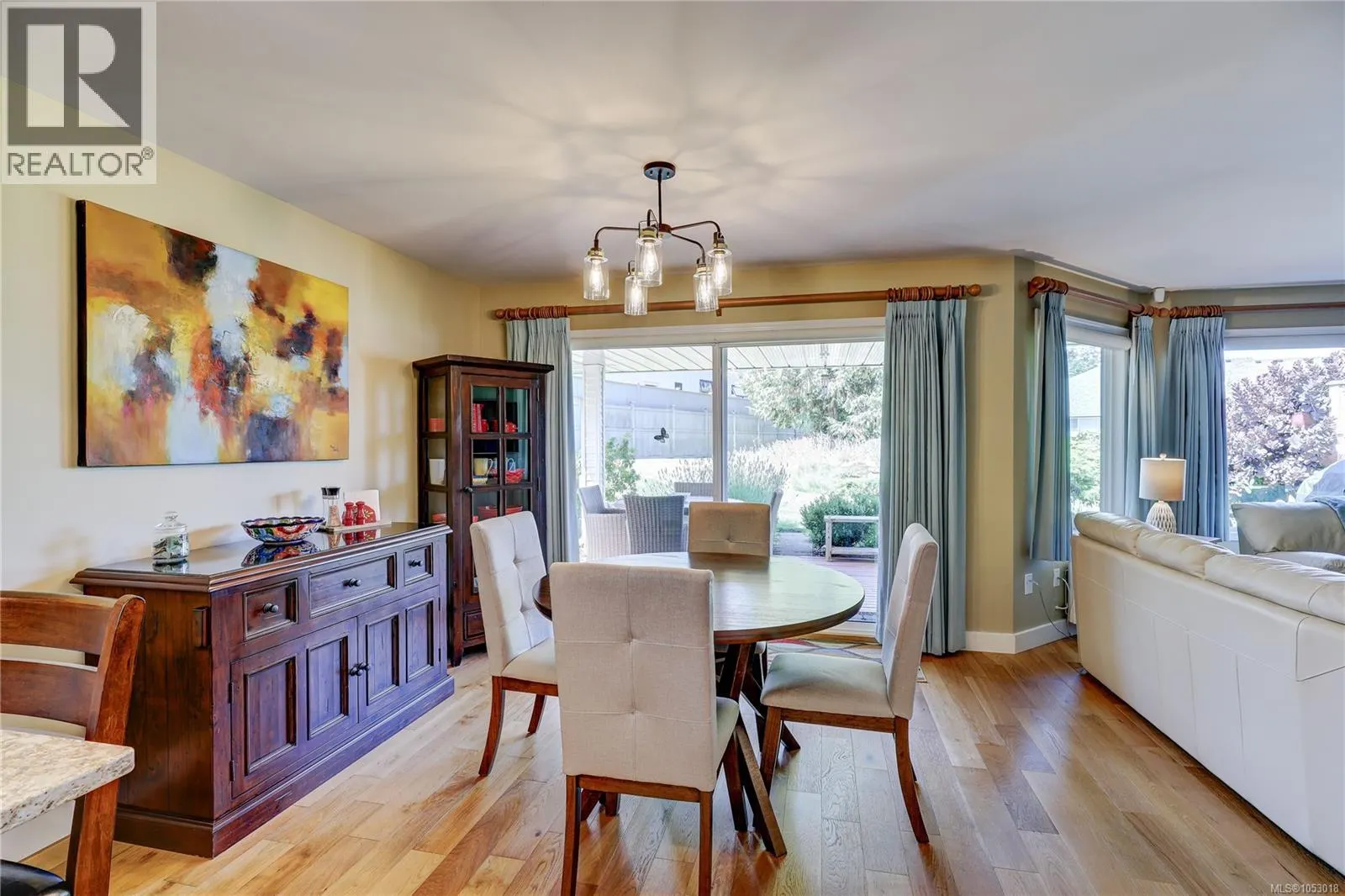 201 330 Dogwood St