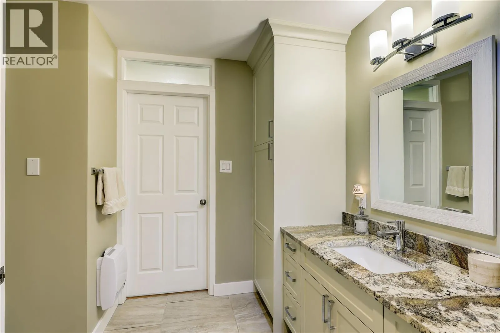 201 330 Dogwood St