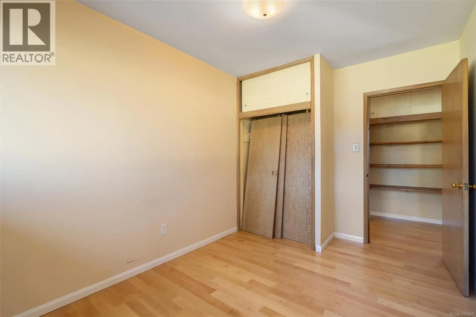 641 Jones Terr