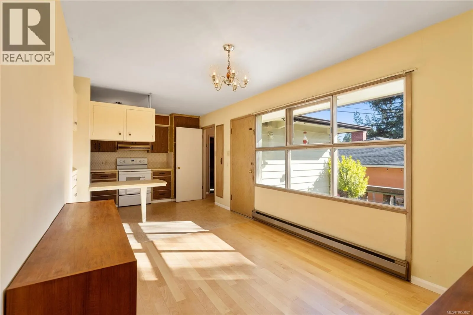 641 Jones Terr