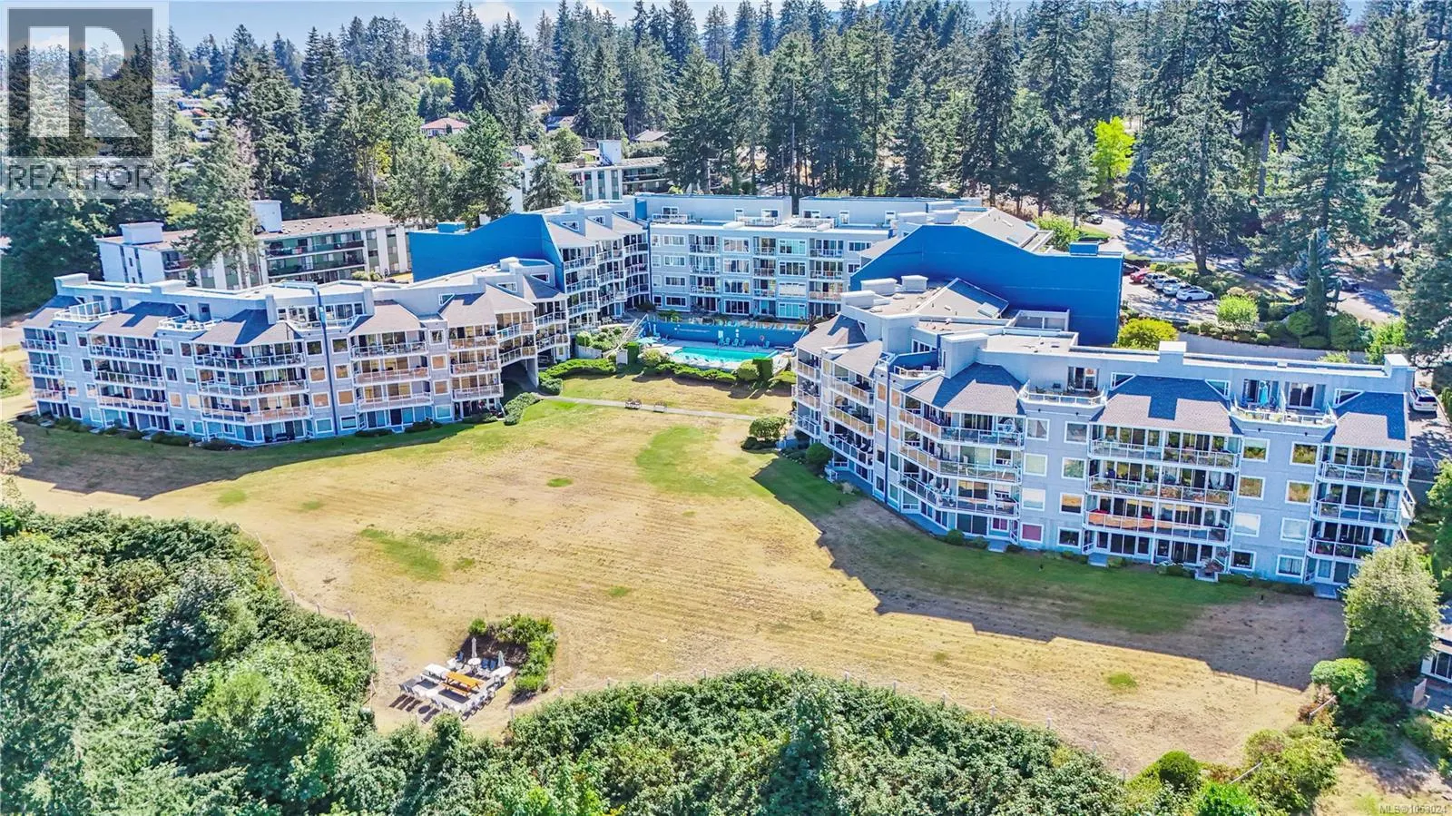 602 2560 Departure Bay Rd