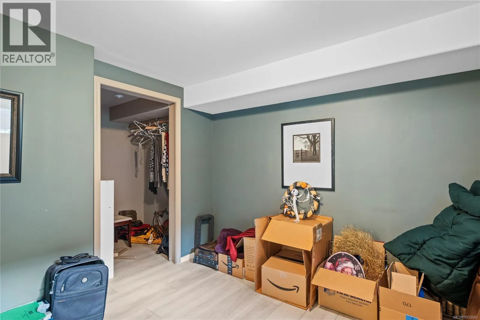 1072 Roberton Blvd