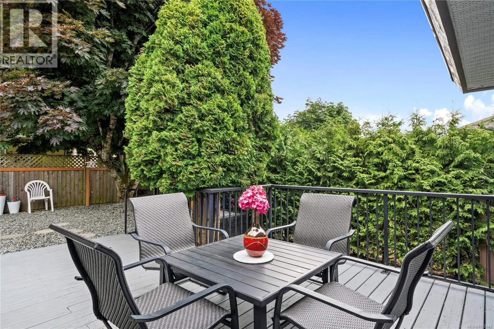 1072 Roberton Blvd
