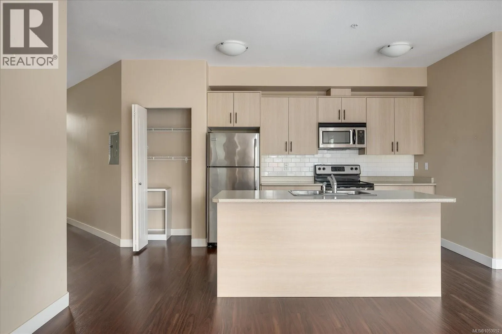 205 5170 Dunster Rd