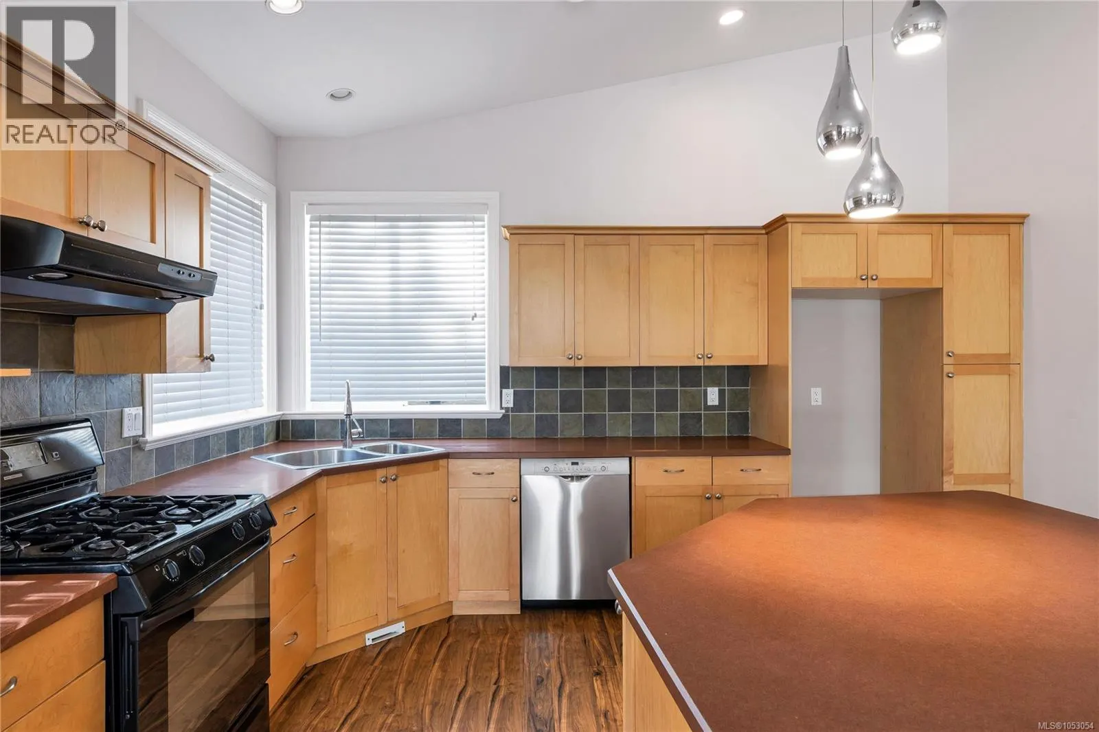 2426 Selwyn Rd