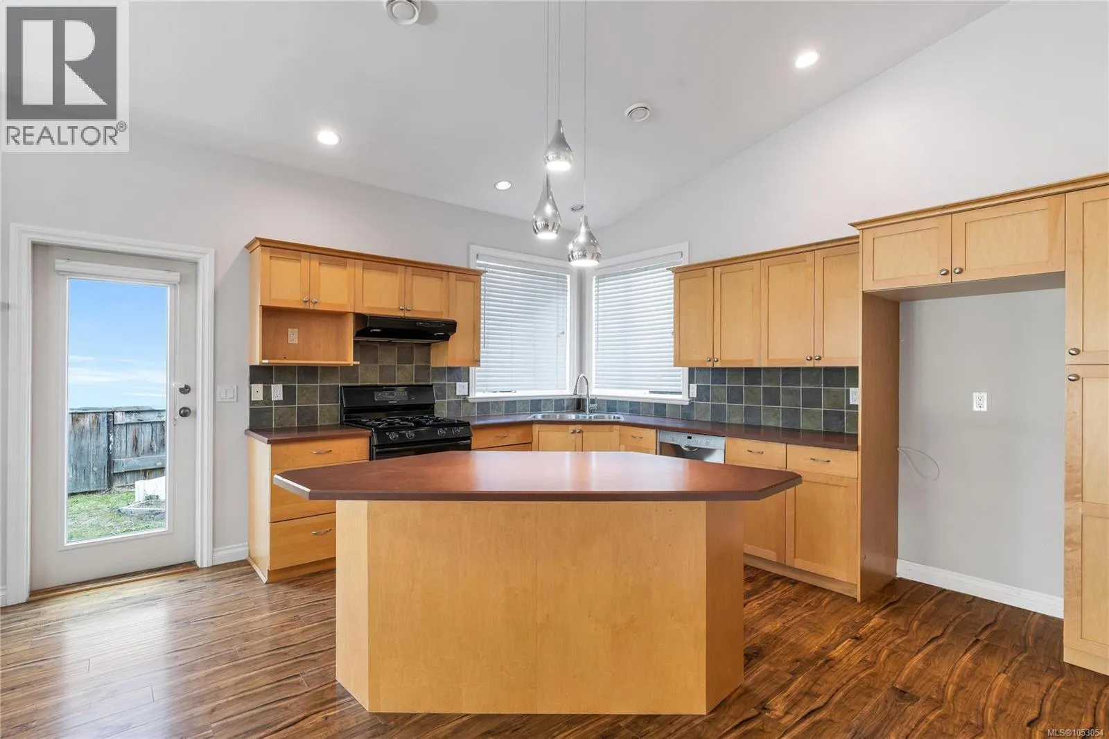 2426 Selwyn Rd