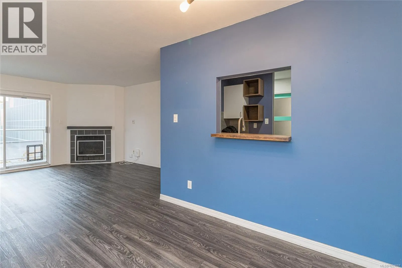 203 1039 Caledonia Ave
