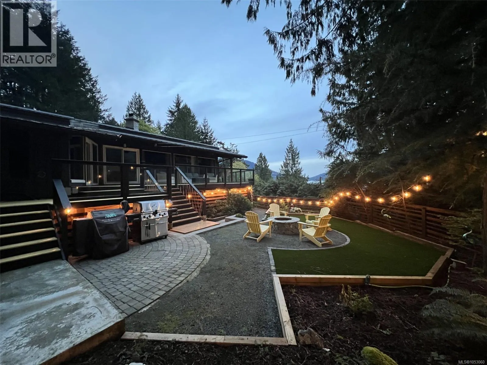 6156 Genoa Bay Rd
