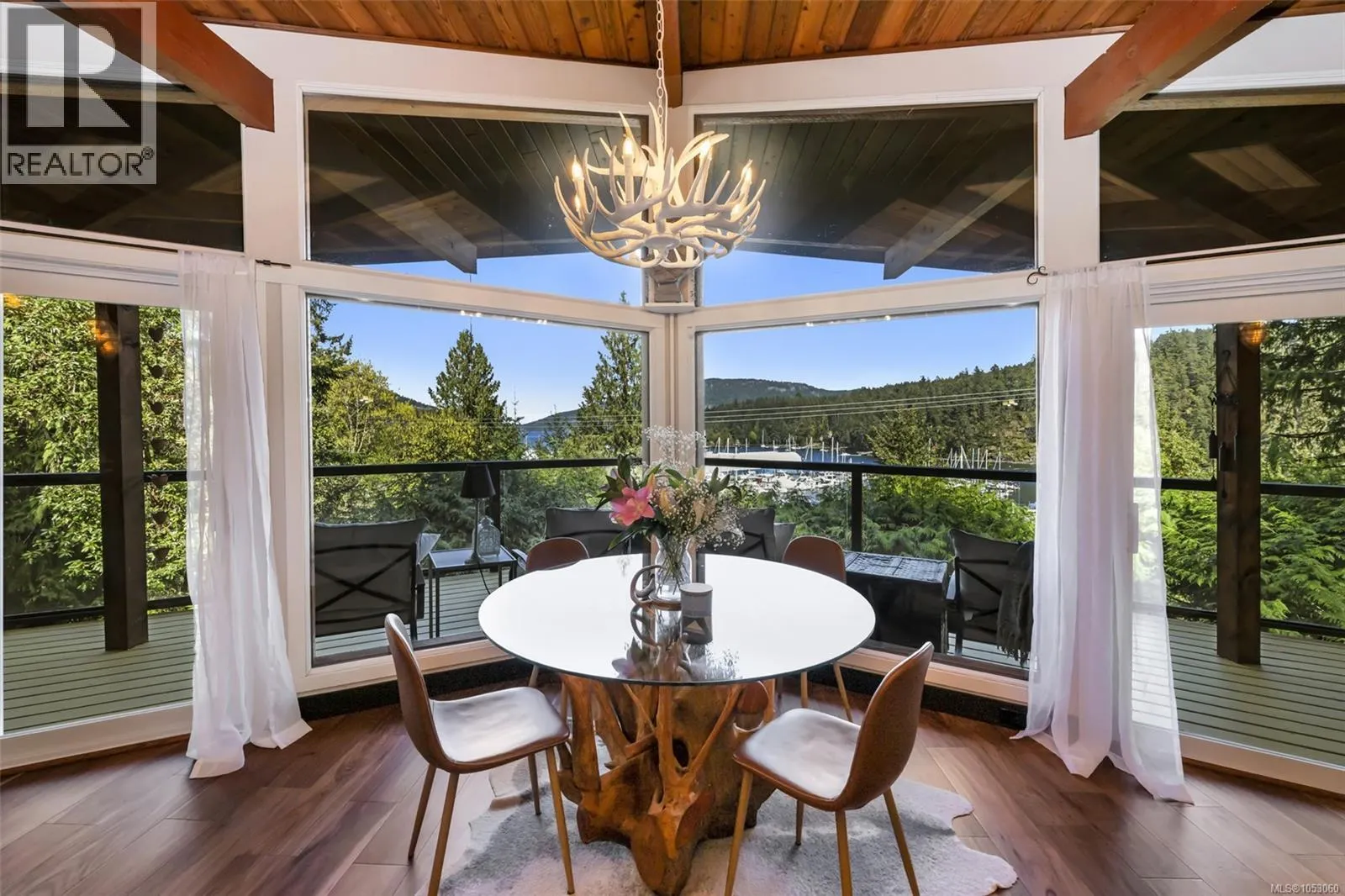 6156 Genoa Bay Rd