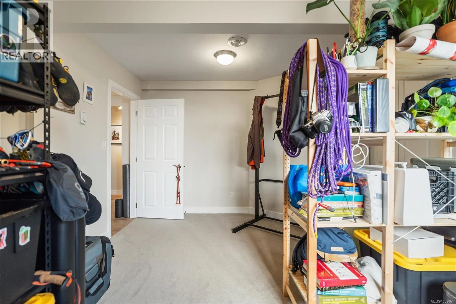 220 Irving Rd