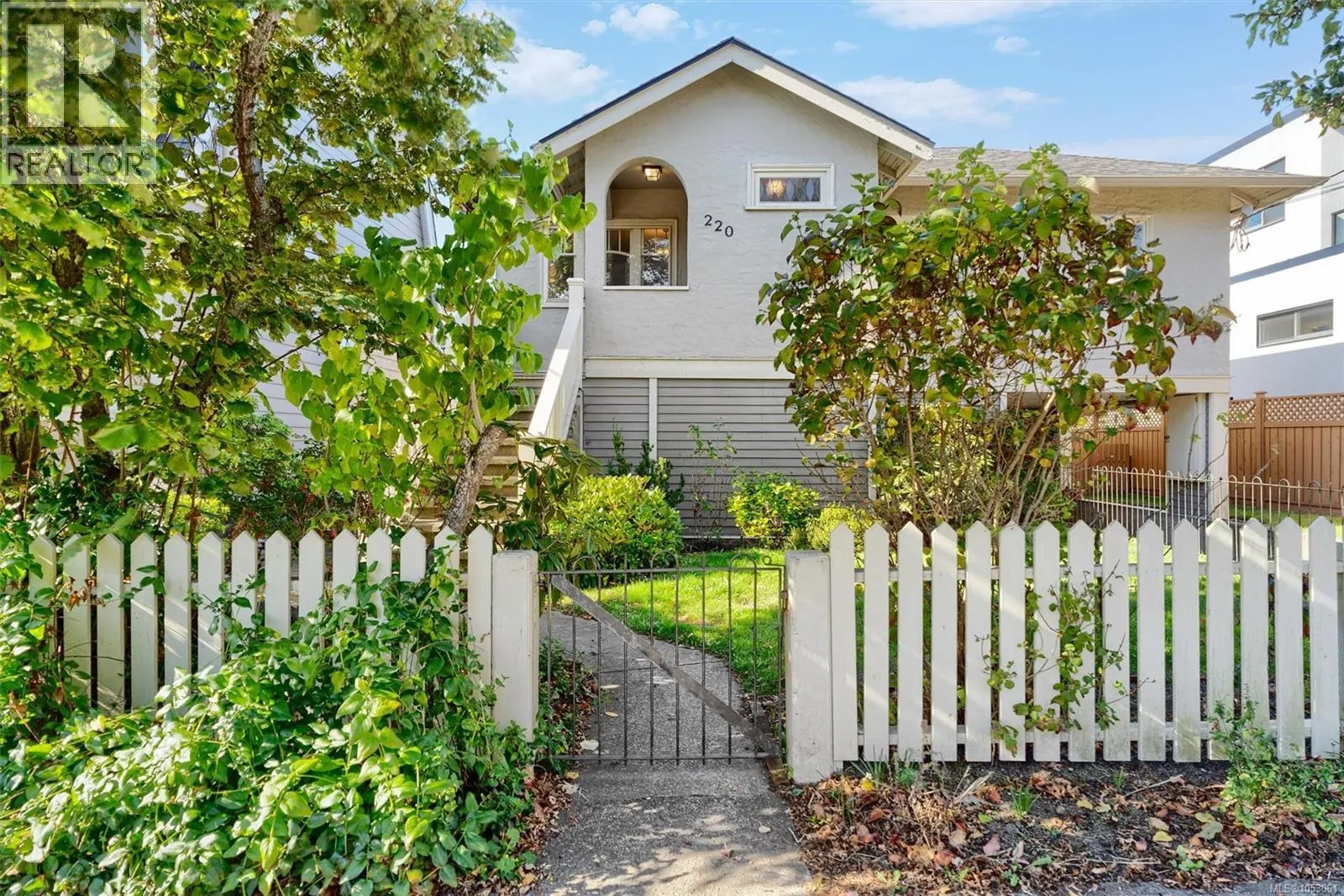 220 Irving Rd