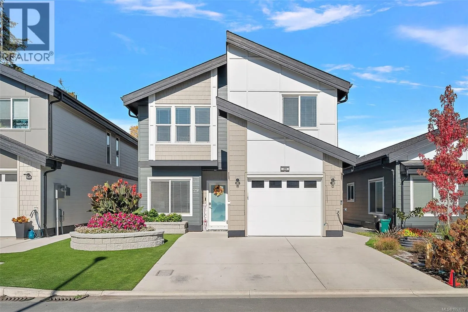 29 Saanich Ridge Dr