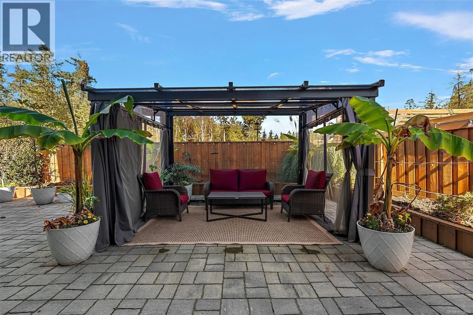 29 Saanich Ridge Dr