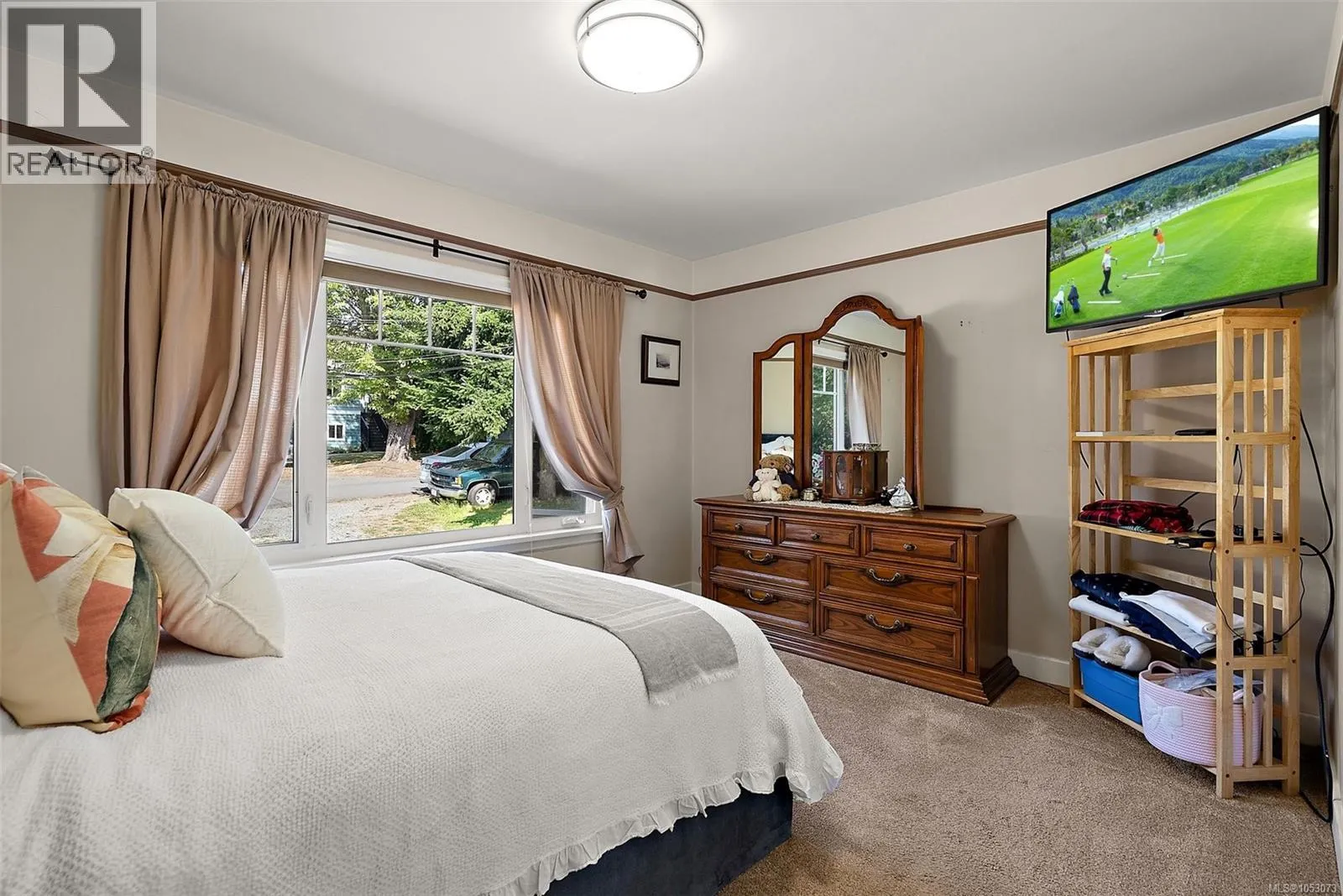 81 Logan Ave