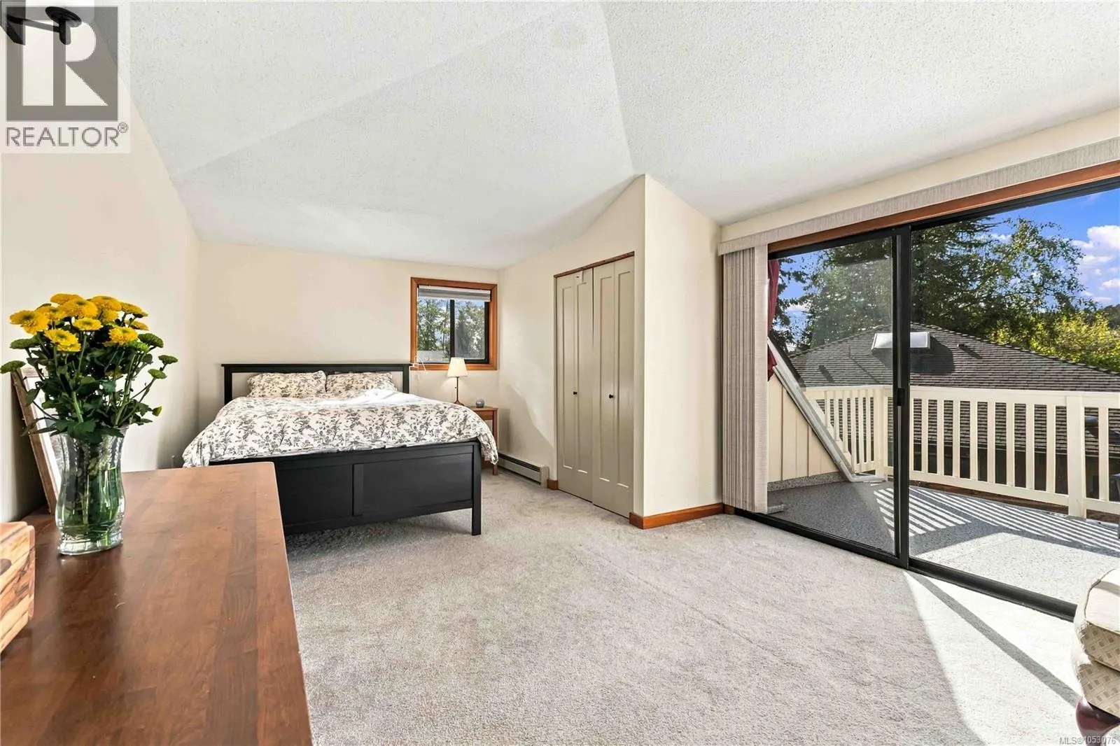 3818 Beachview Pl