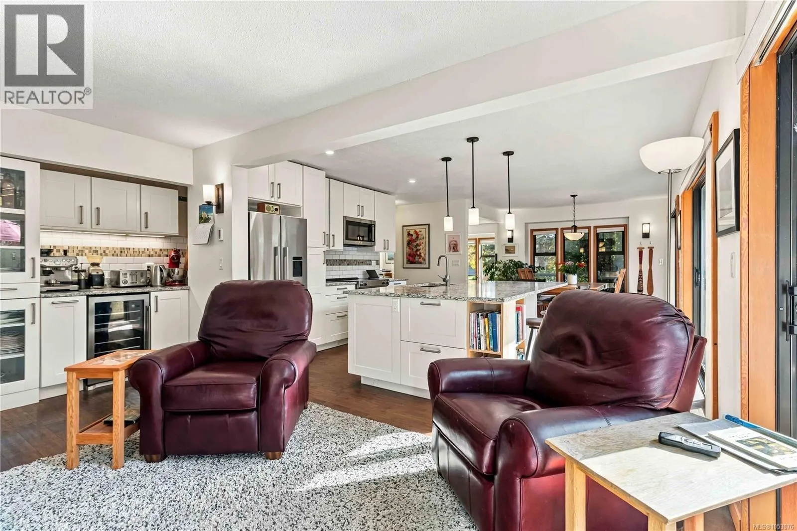 3818 Beachview Pl