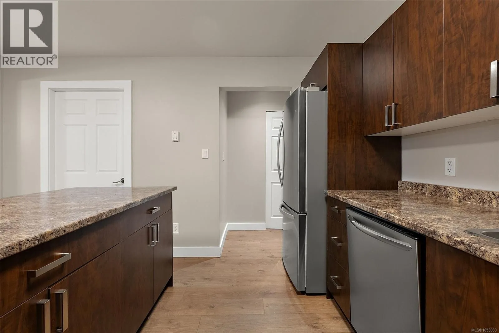 2454 Sooke Rd