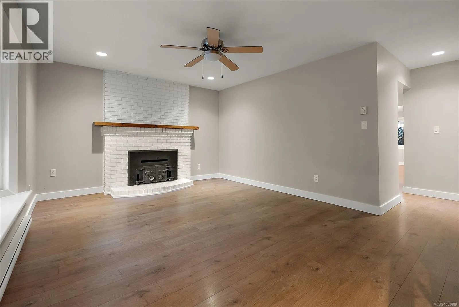 2454 Sooke Rd