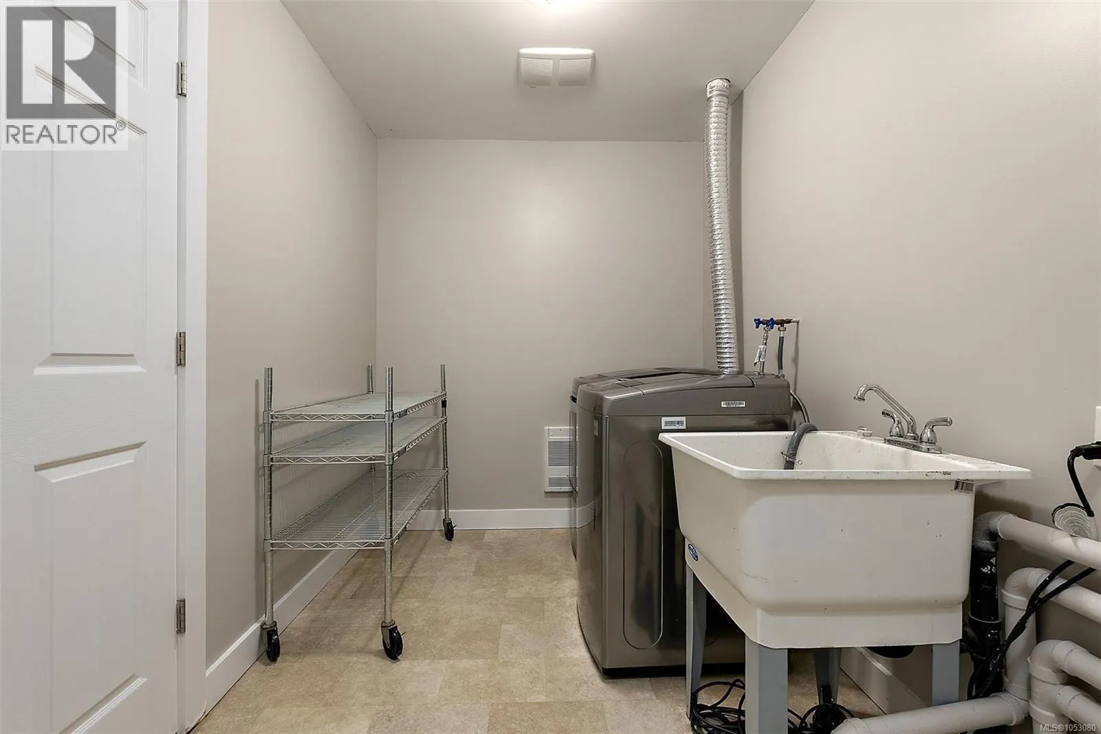 2454 Sooke Rd