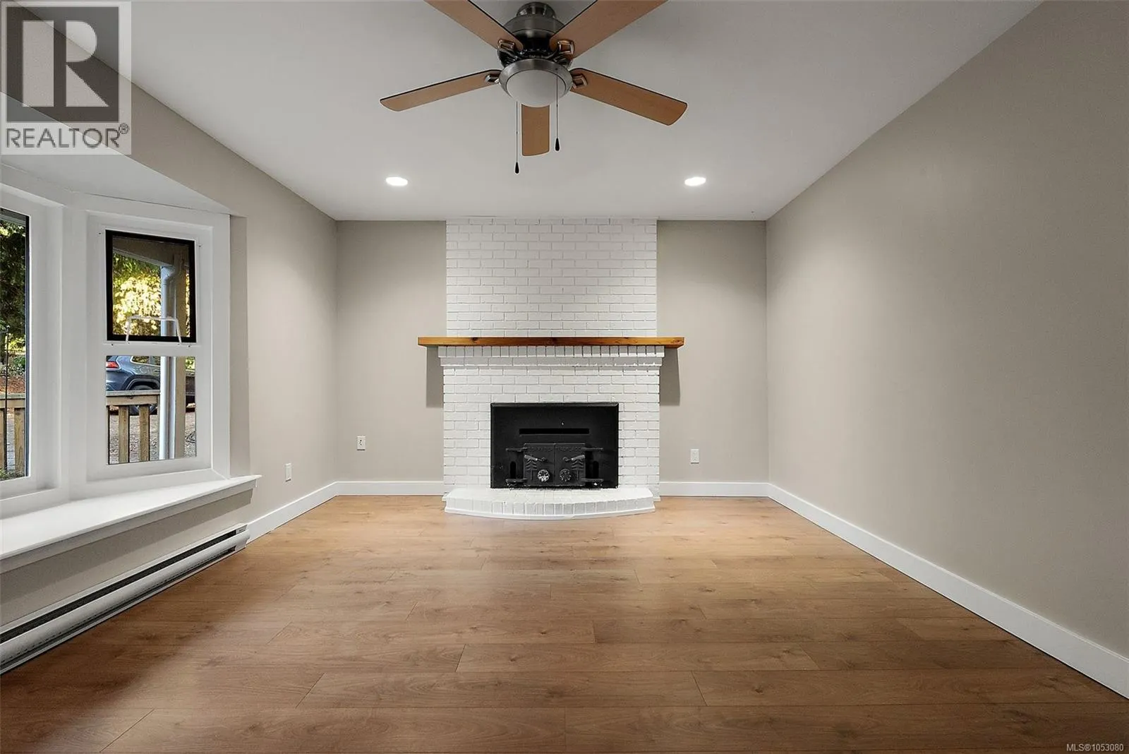 2454 Sooke Rd