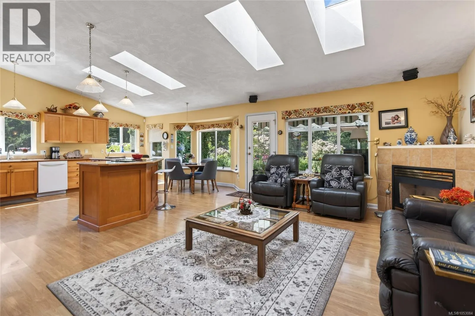 657 Sierra Pines Rd