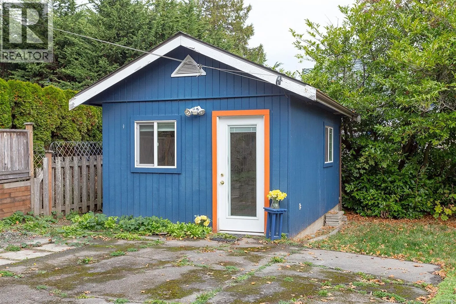 1118 Tolmie Ave