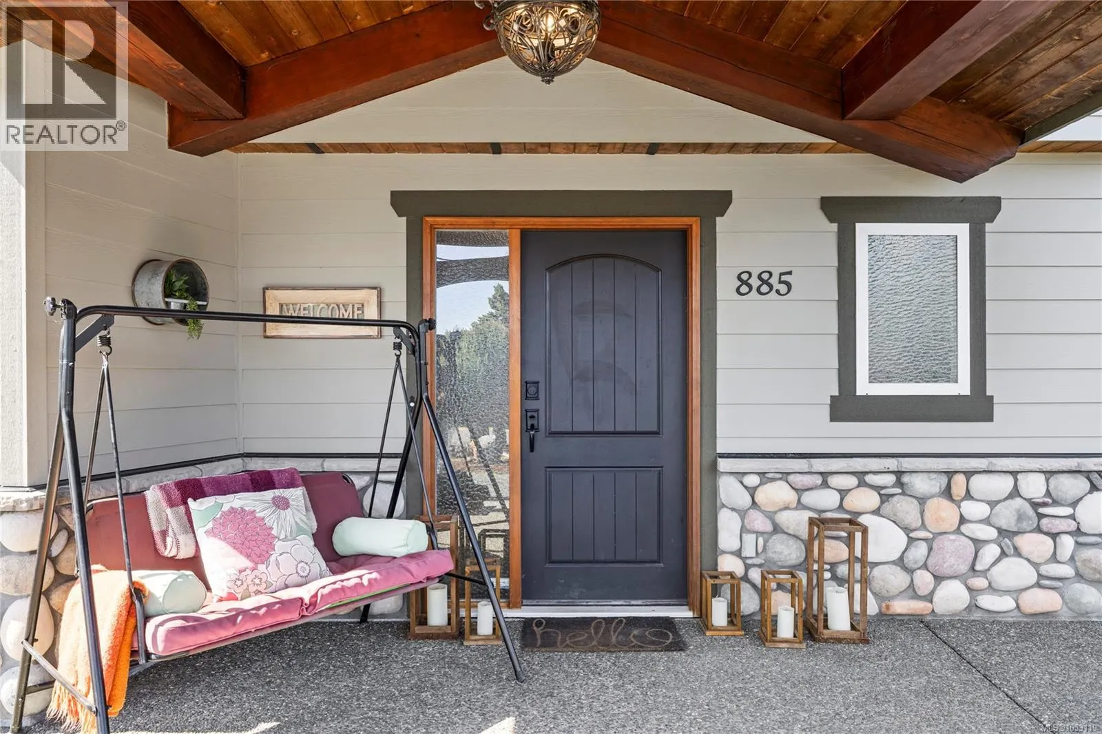 885 Glenhale Cres
