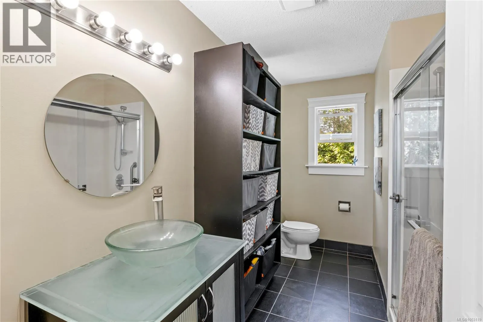 885 Glenhale Cres