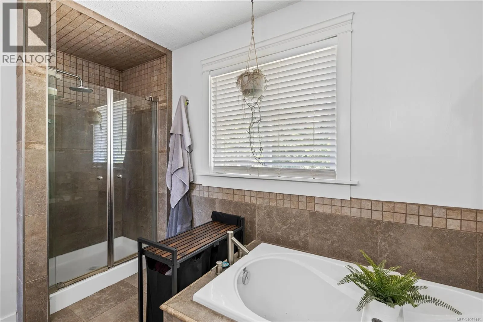885 Glenhale Cres