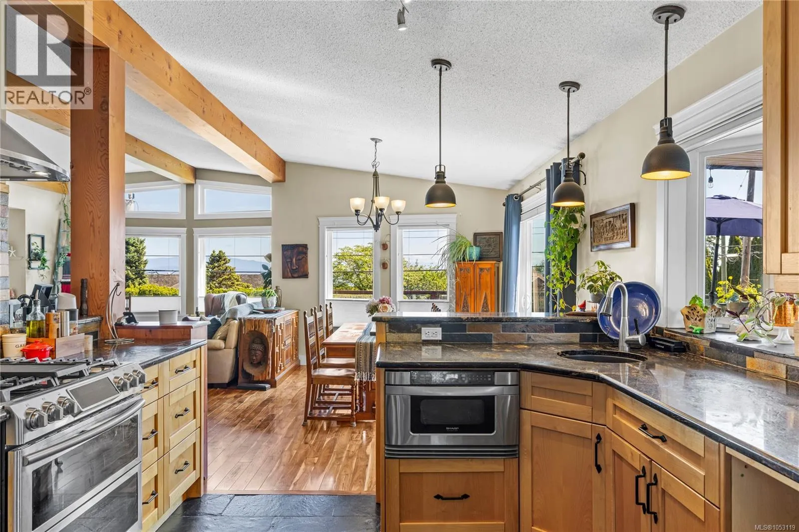 885 Glenhale Cres