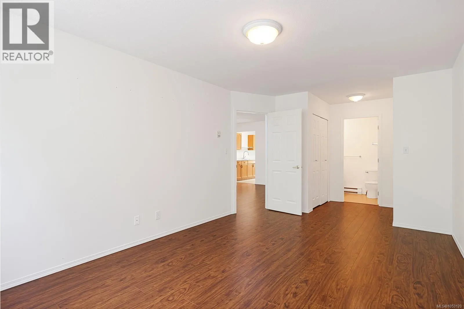 3 3355 First St