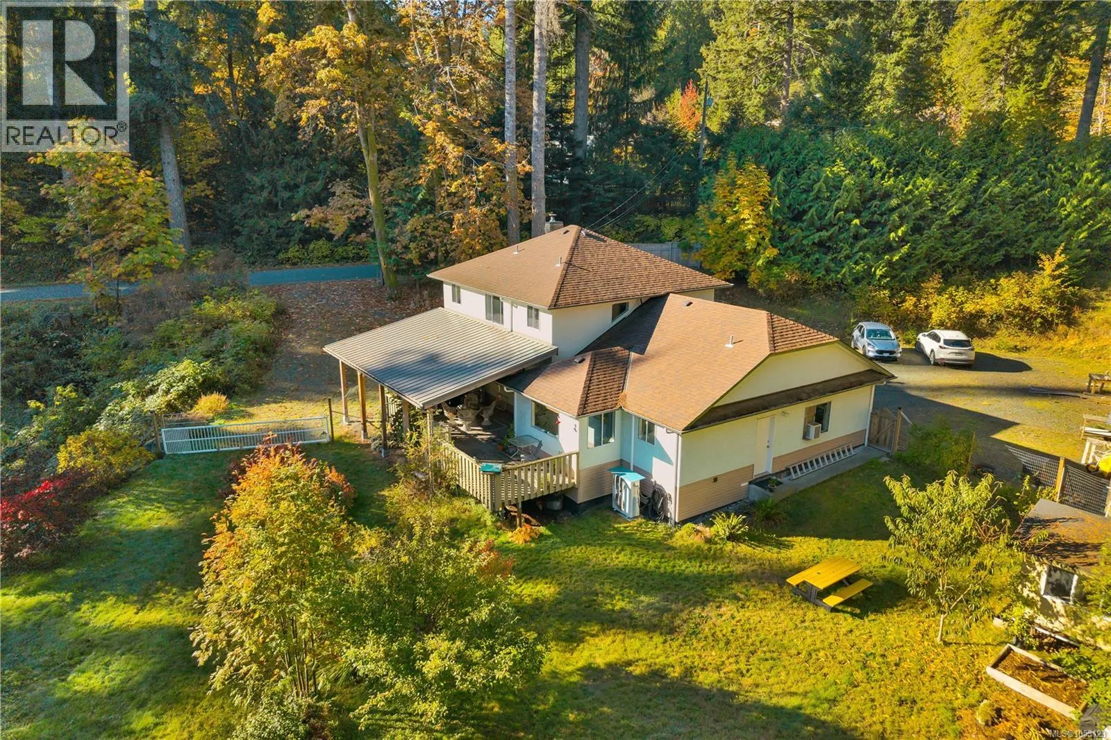 1492 Hyacinthe Bay Rd