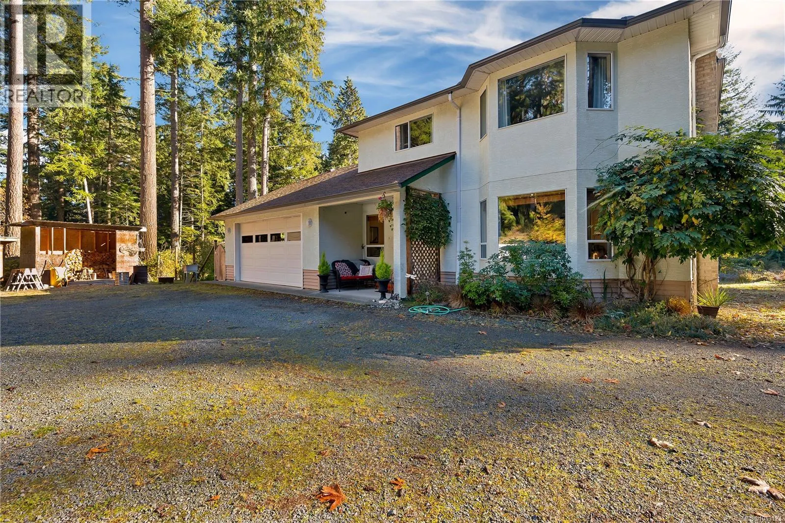 1492 Hyacinthe Bay Rd