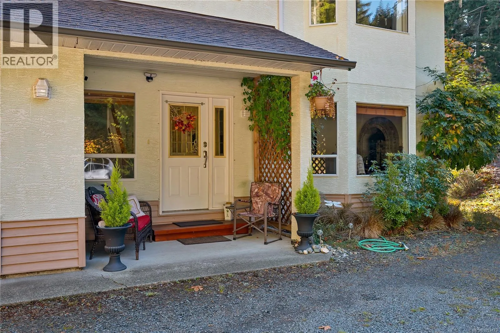 1492 Hyacinthe Bay Rd