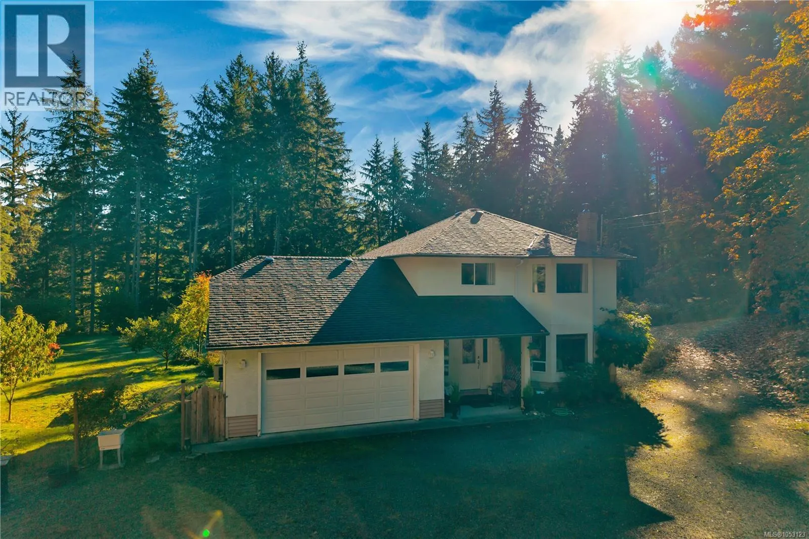 1492 Hyacinthe Bay Rd