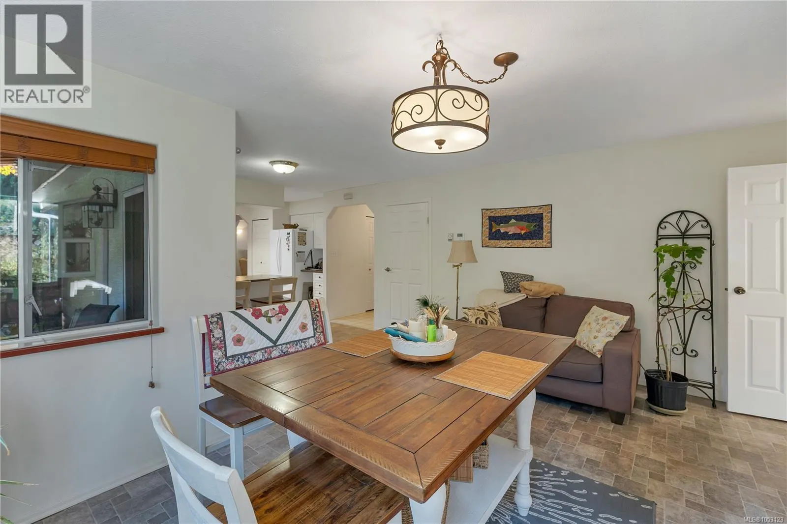 1492 Hyacinthe Bay Rd